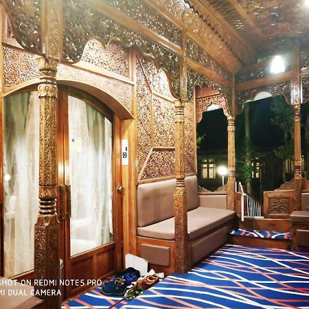 The Mughal Sheraton Houseboat Hotel Durgjan Esterno foto